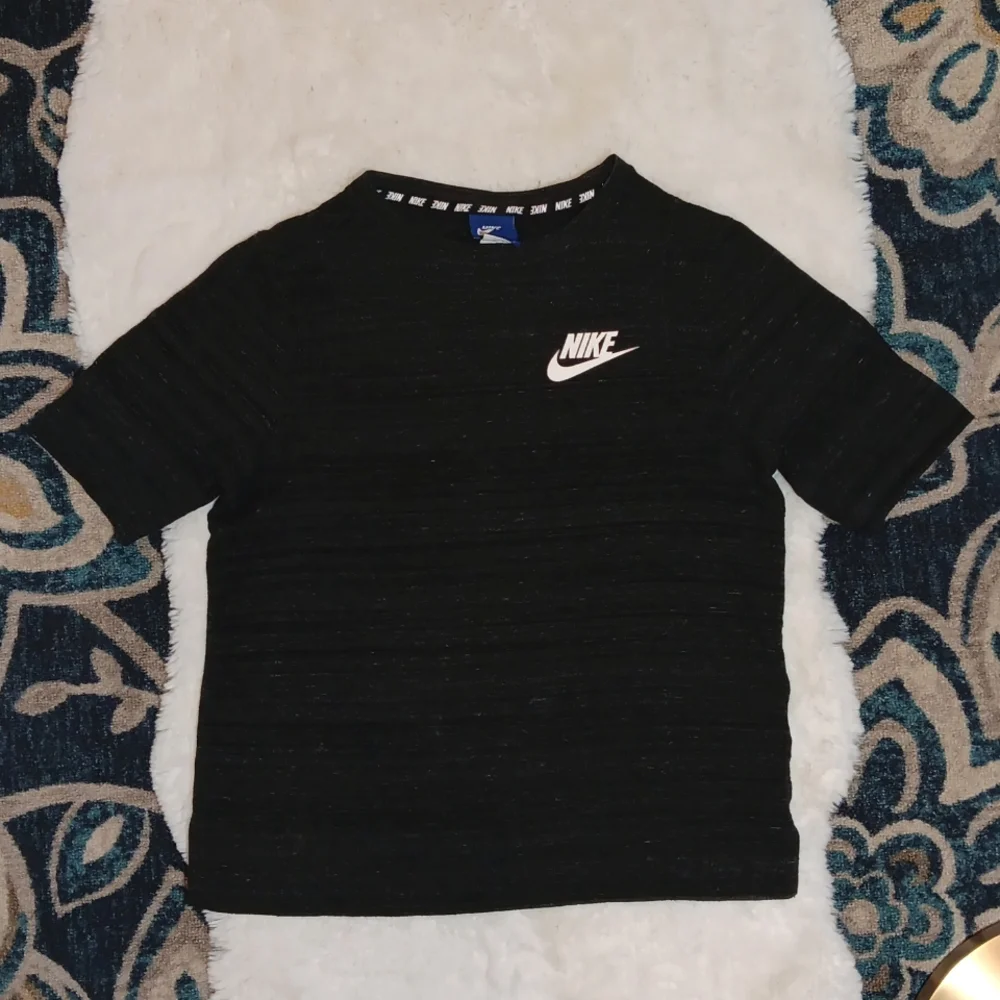 Nike gray & black knit oversize short sleeve tshirt top women's XS